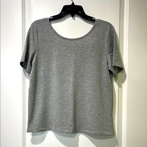 Everly Heather Gray Scoop Neck Tie Back T-shirt Size Medium NWT